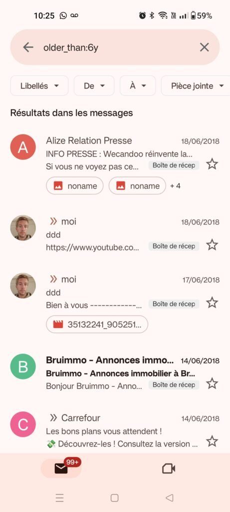 une boite gmail sur mobile affichant les e-mails reçus il y a plus de 6 ans